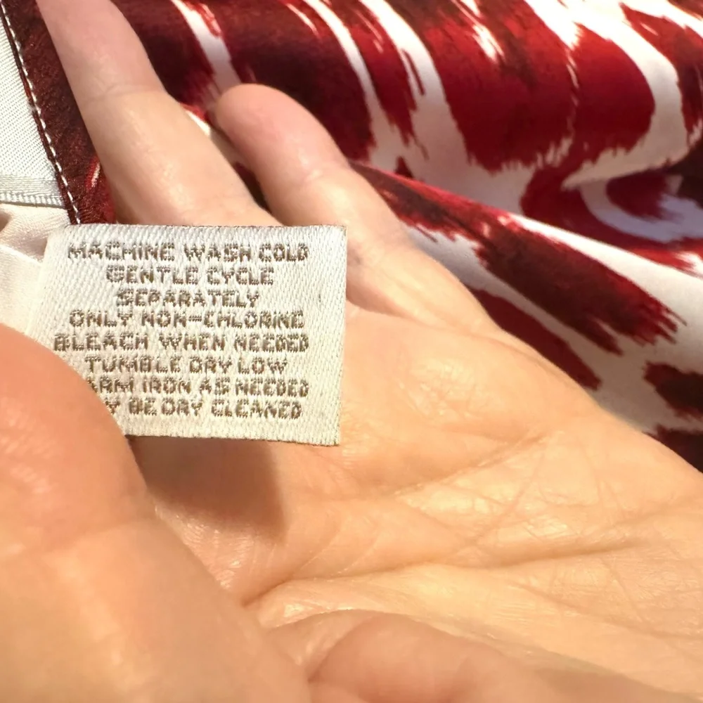 Chico's Bold Print 3/4 Sleeve Blouse  SIZE: SMALL    #2 - Picture 5 of 7